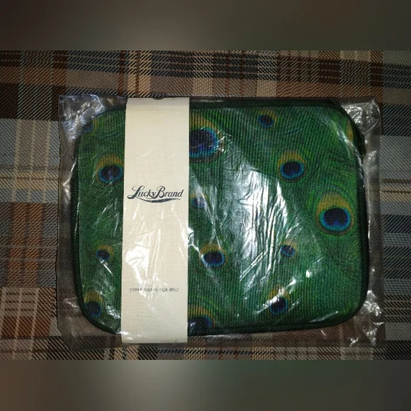 Lucky Brand Tablet Sleeve - Picture 1 of 8
